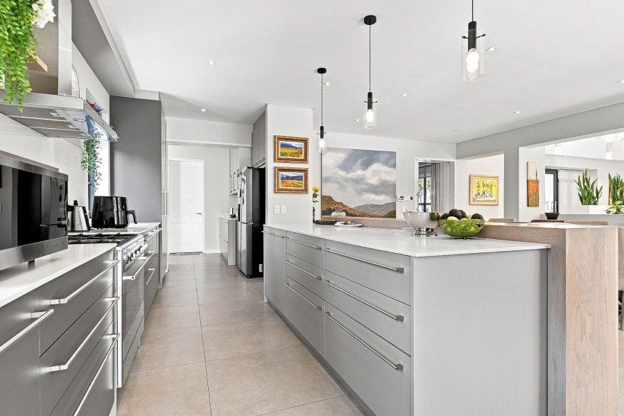 4 Bedroom Property for Sale in Constantia Western Cape